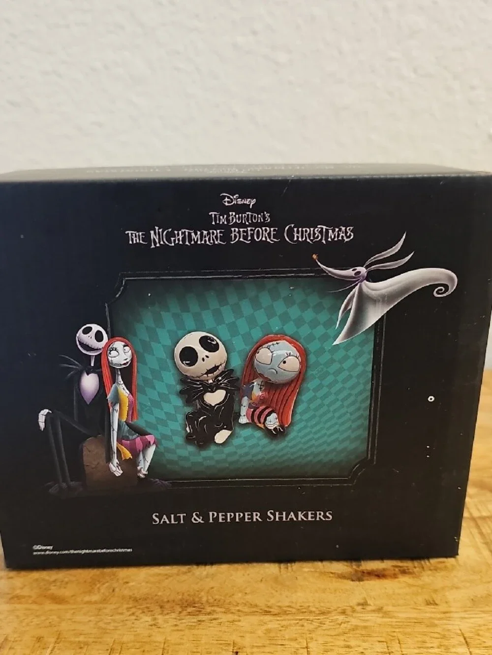 NIB Disney Nightmare Before Christmas Jack & Sally Salt & Pepper Shakers